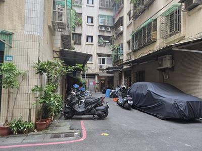 新北新莊法拍公寓-1