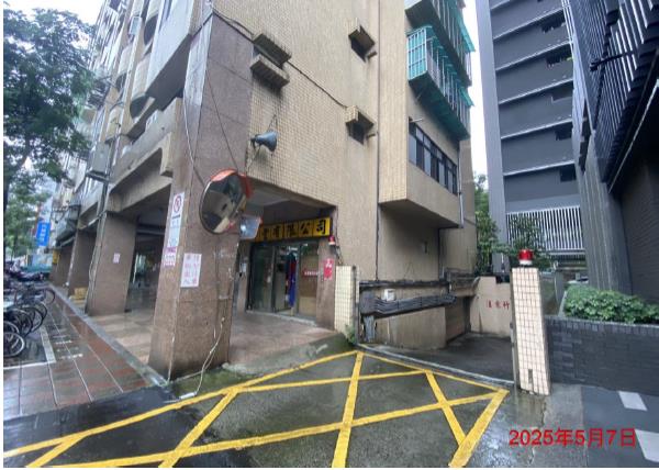 信義區法拍大樓-2