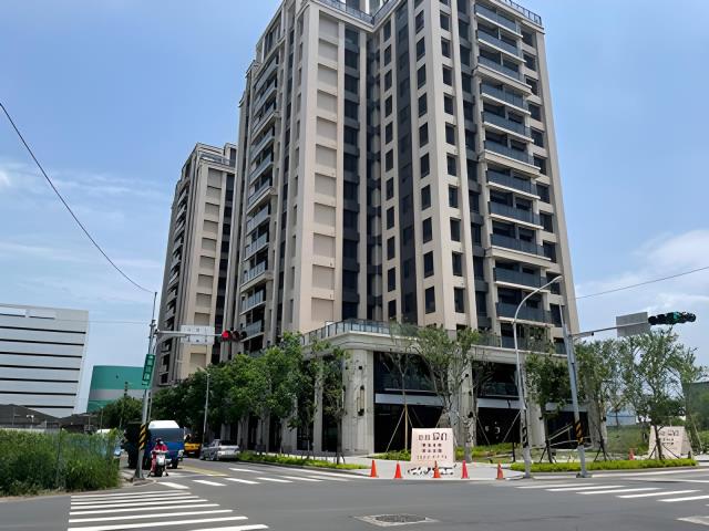 新北鶯歌大樓法拍-1